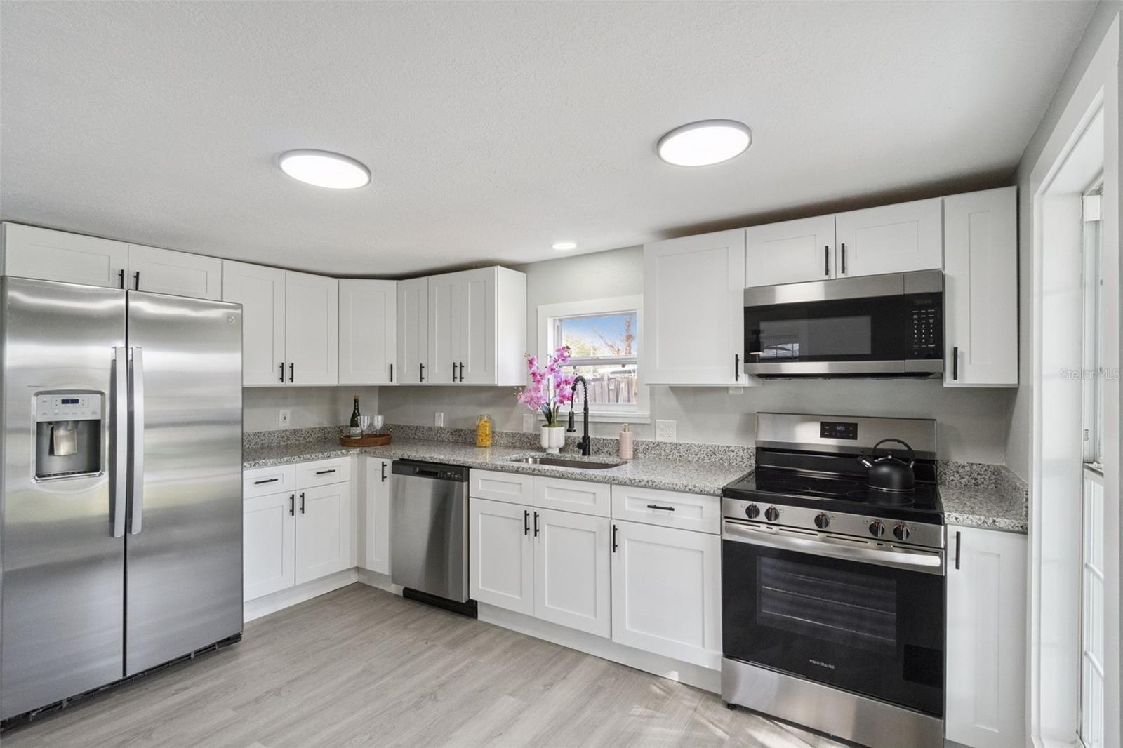 Image 5 of 20 For 1700 Kentucky Avenue