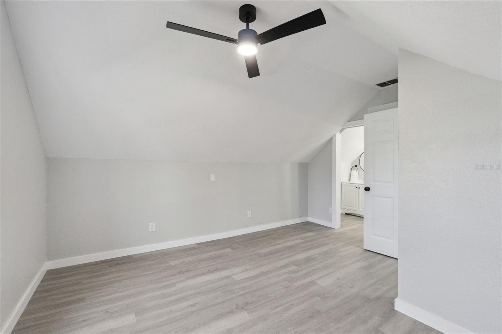 Image 9 of 20 For 1700 Kentucky Avenue