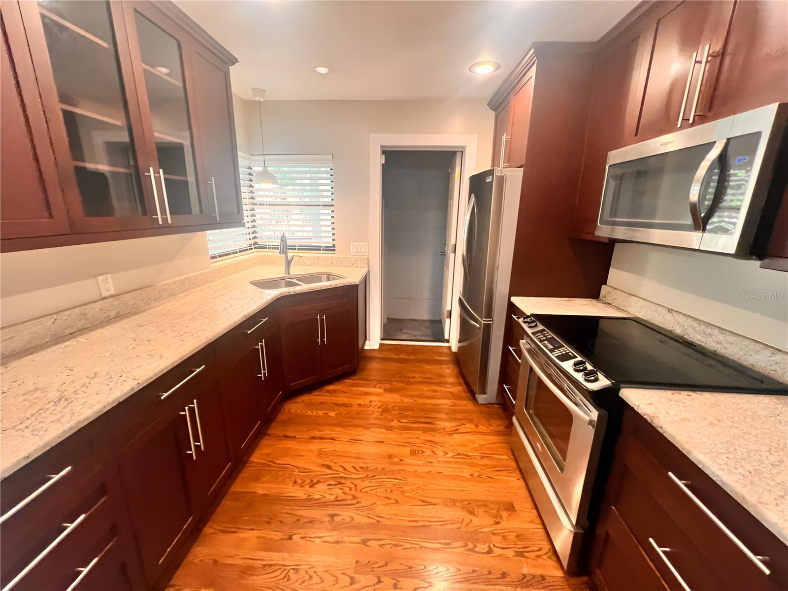 Image 11 of 17 For 2011 Howard Drive