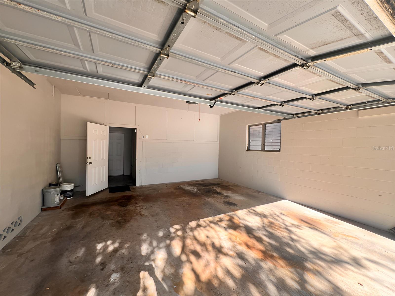 Image 17 of 17 For 2011 Howard Drive