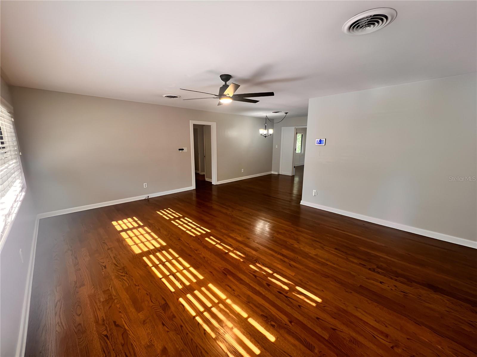 Image 3 of 17 For 2011 Howard Drive