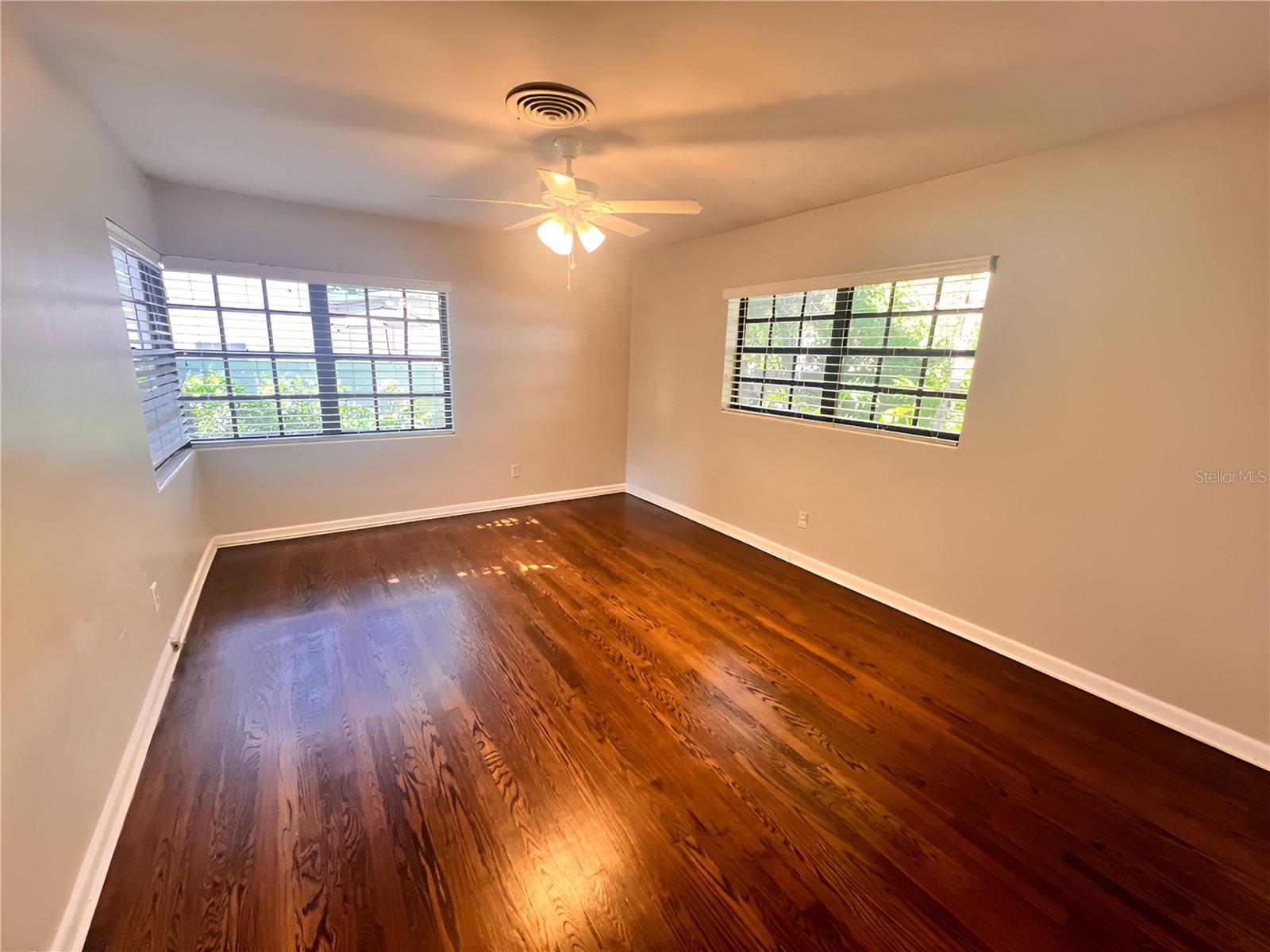 Image 8 of 17 For 2011 Howard Drive