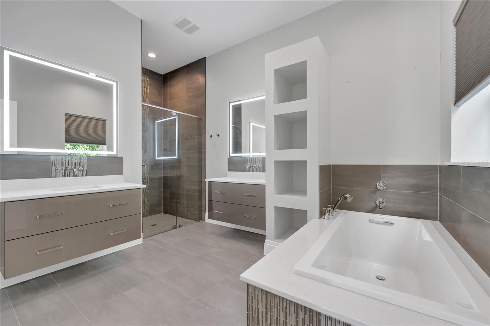 Image 27 of 78 For 13643 Lake Cawood Drive