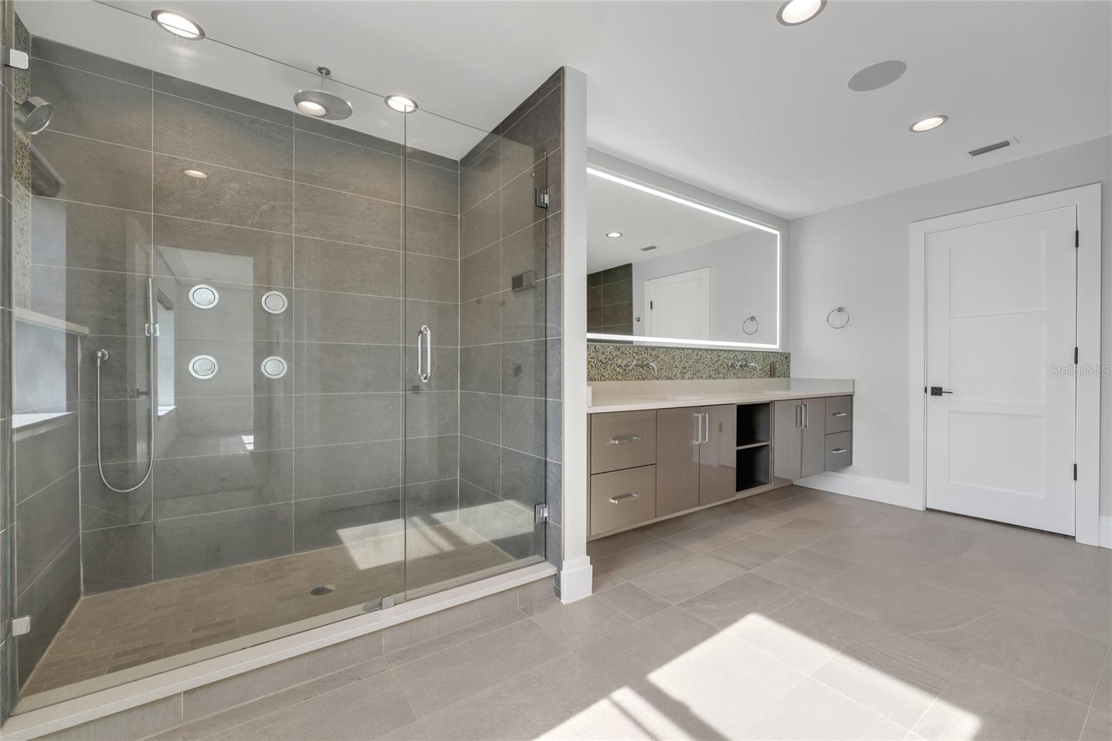 Image 52 of 78 For 13643 Lake Cawood Drive