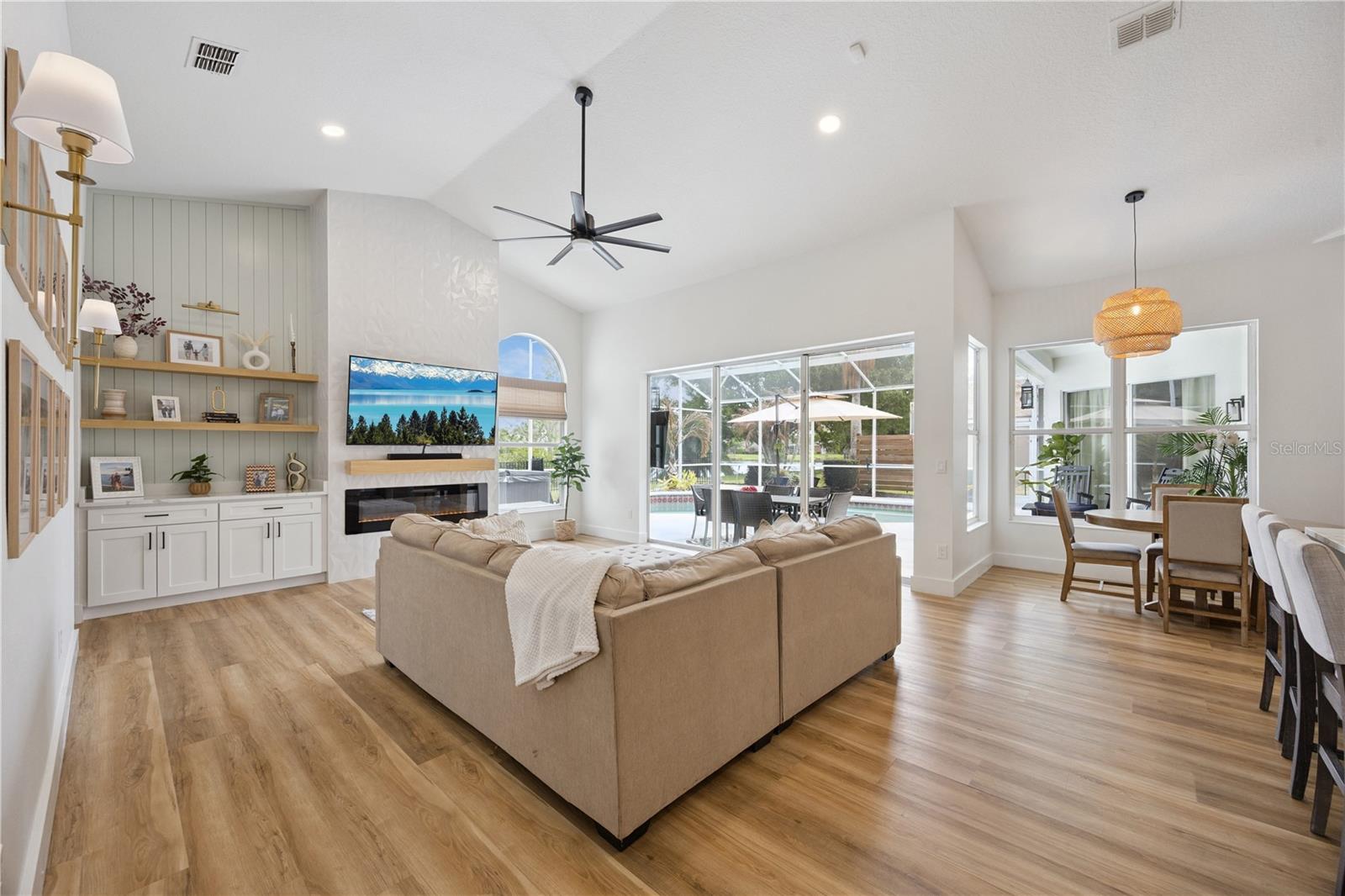 Image 12 of 41 For 814 Grovesmere Loop