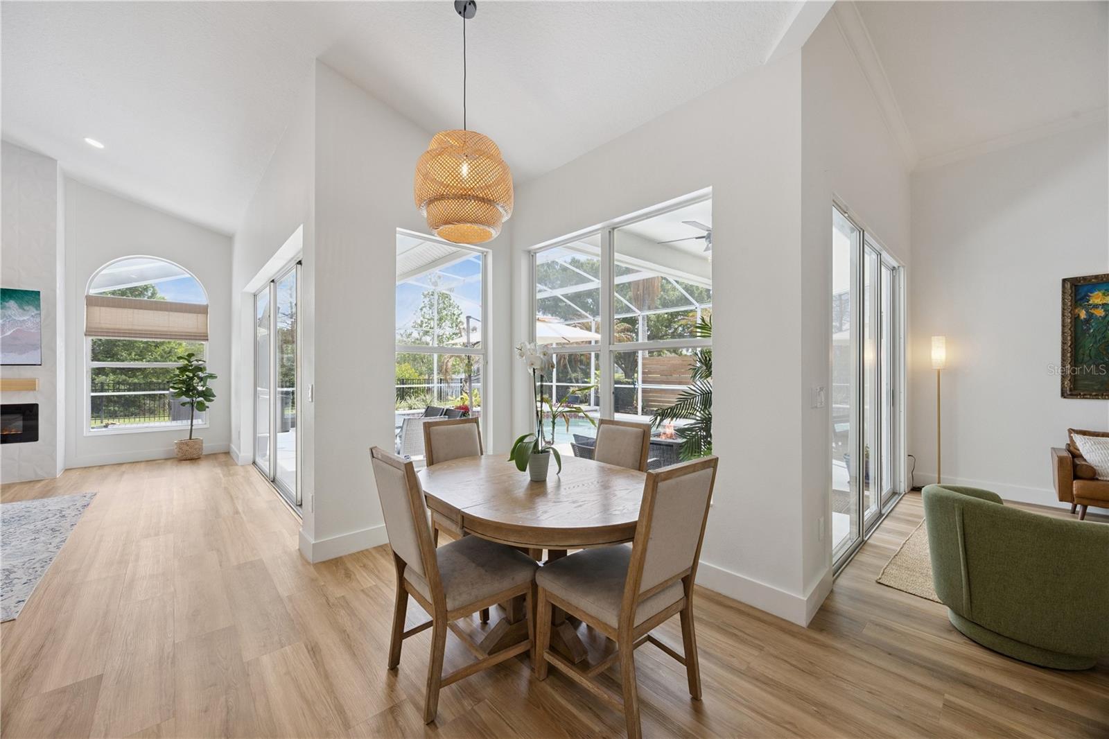 Image 13 of 41 For 814 Grovesmere Loop