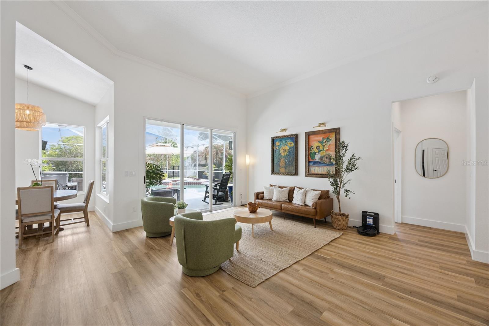 Image 16 of 41 For 814 Grovesmere Loop