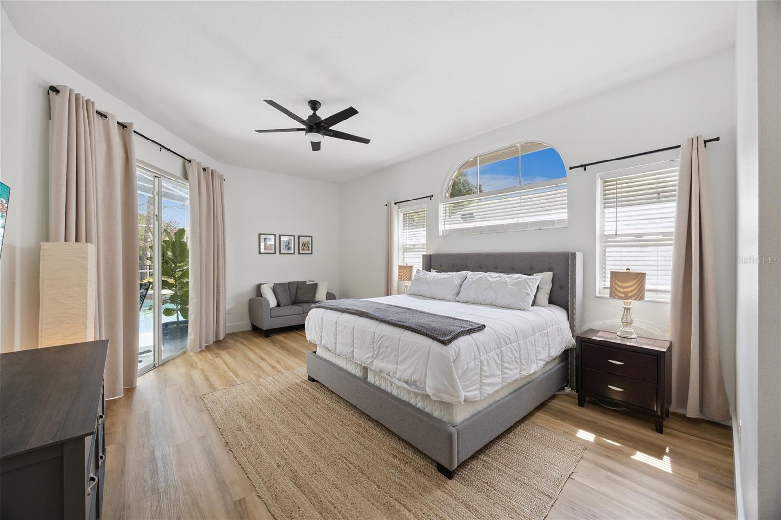 Image 18 of 41 For 814 Grovesmere Loop