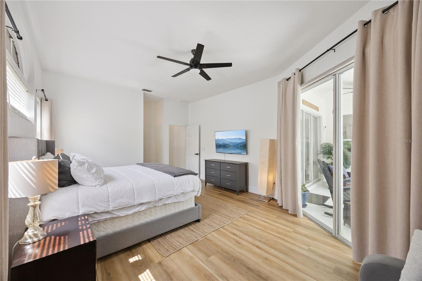 Image 19 of 41 For 814 Grovesmere Loop