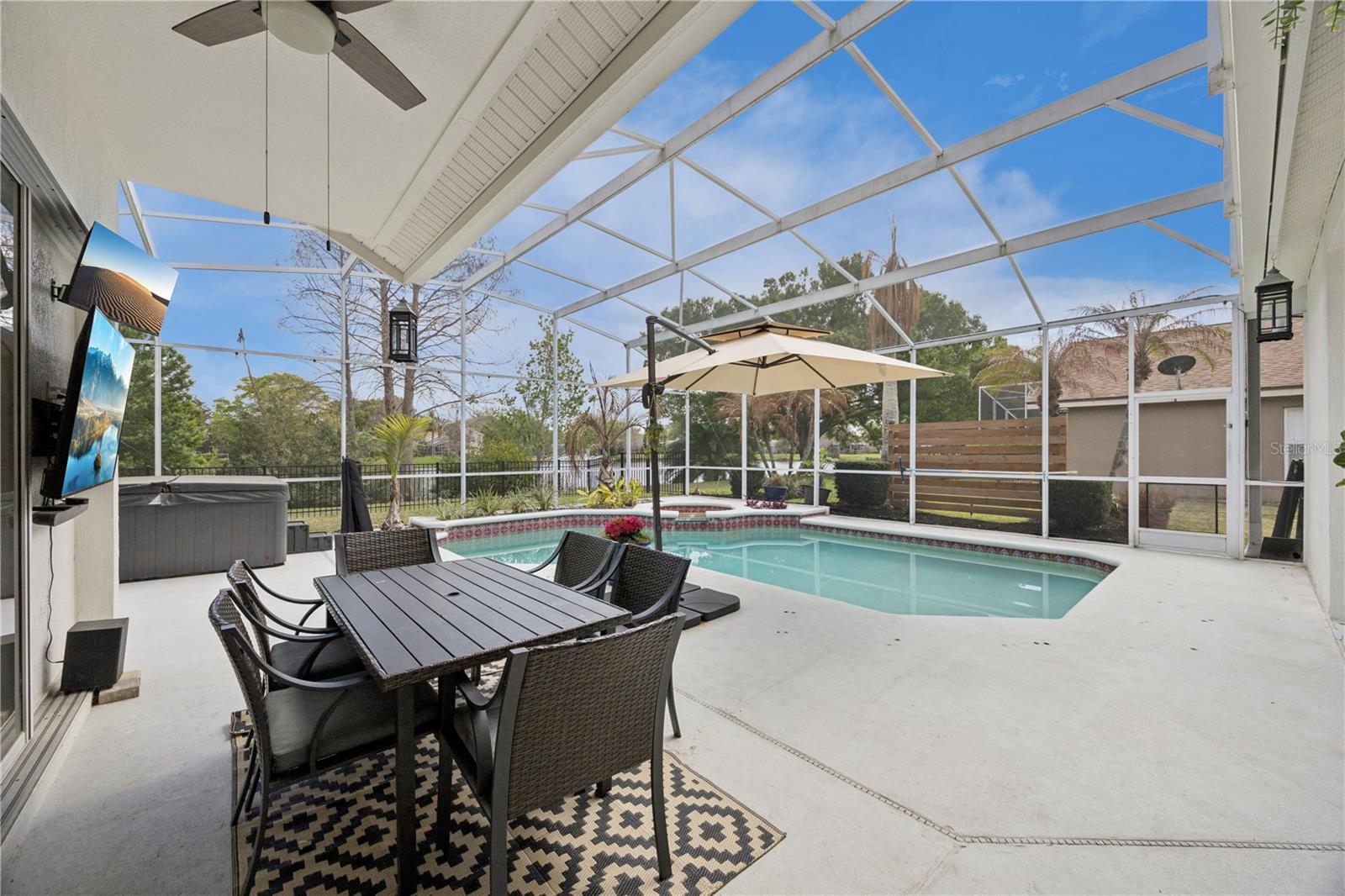 Image 2 of 41 For 814 Grovesmere Loop