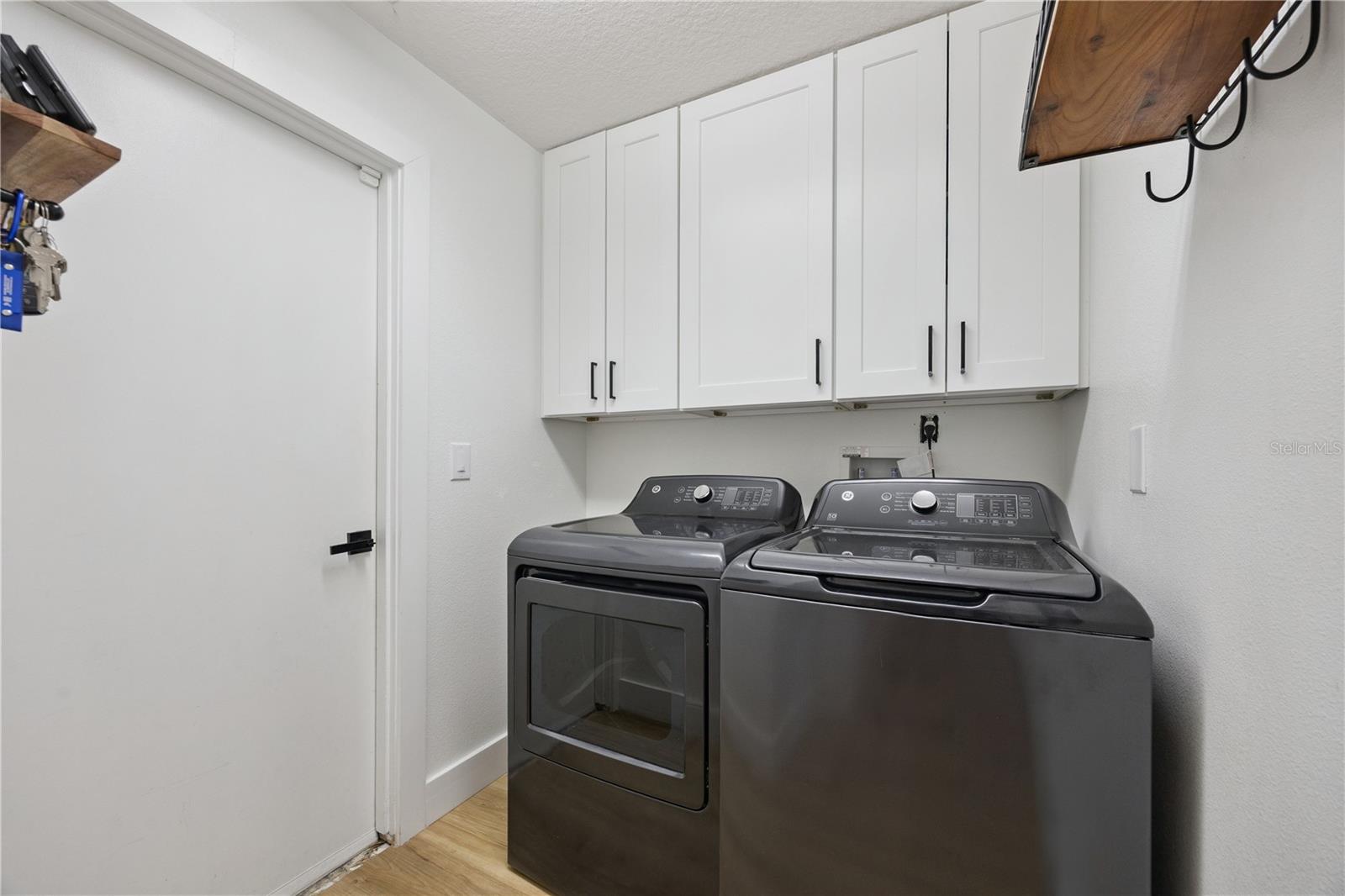 Image 28 of 41 For 814 Grovesmere Loop