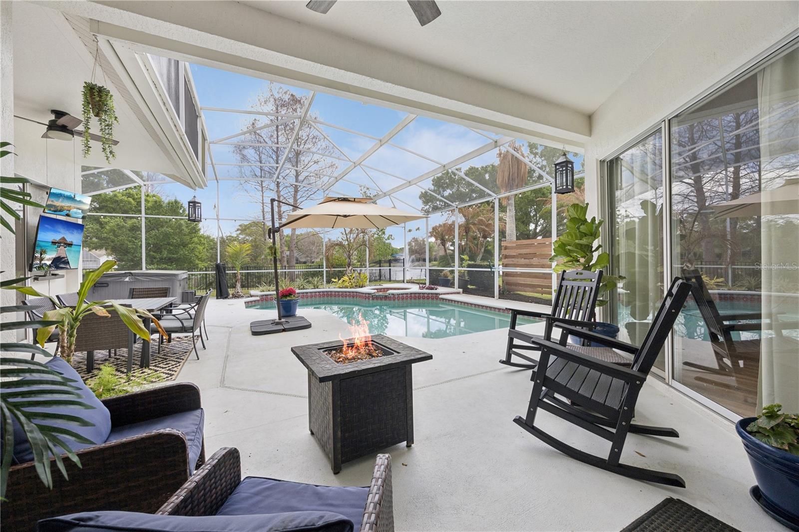 Image 3 of 41 For 814 Grovesmere Loop