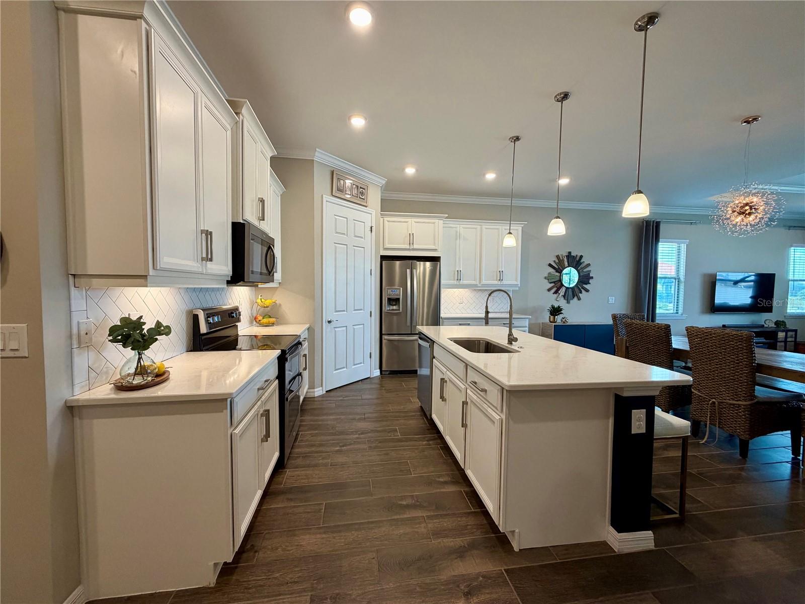 Image 11 of 52 For 283 Toscavilla Boulevard