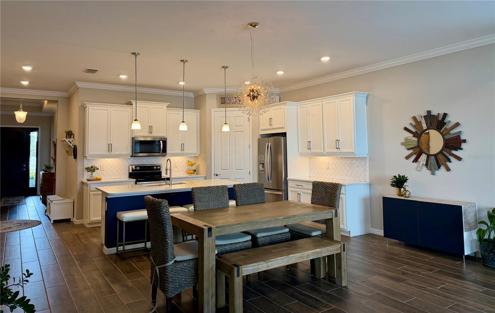 Image 12 of 52 For 283 Toscavilla Boulevard