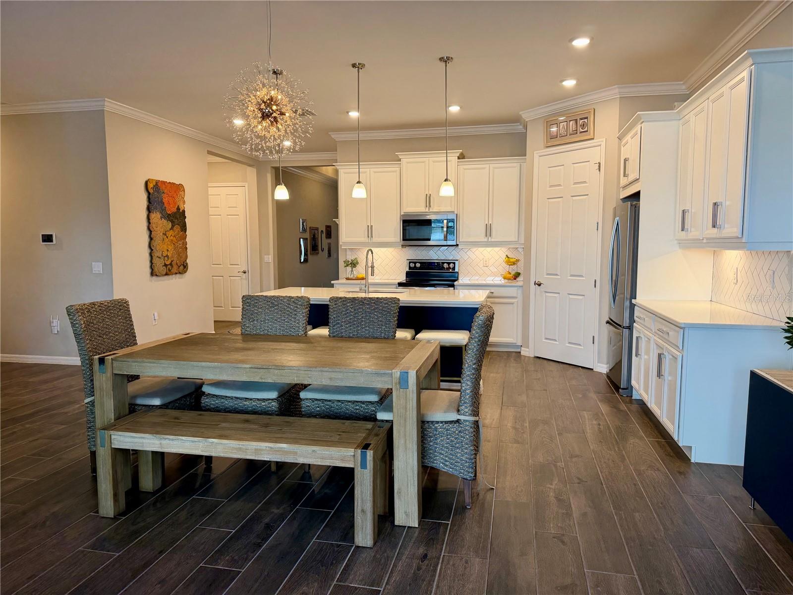 Image 13 of 52 For 283 Toscavilla Boulevard