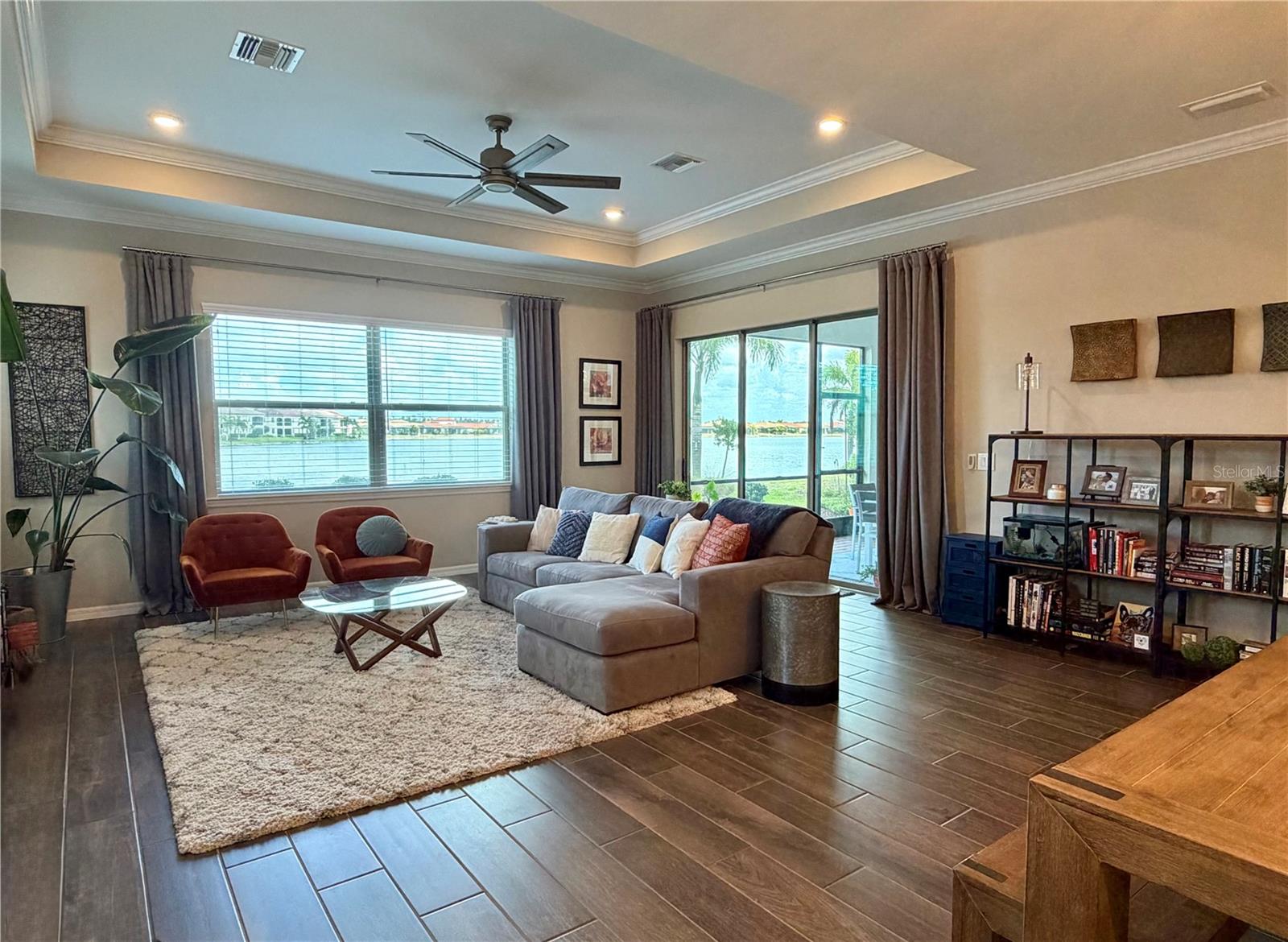 Image 15 of 52 For 283 Toscavilla Boulevard