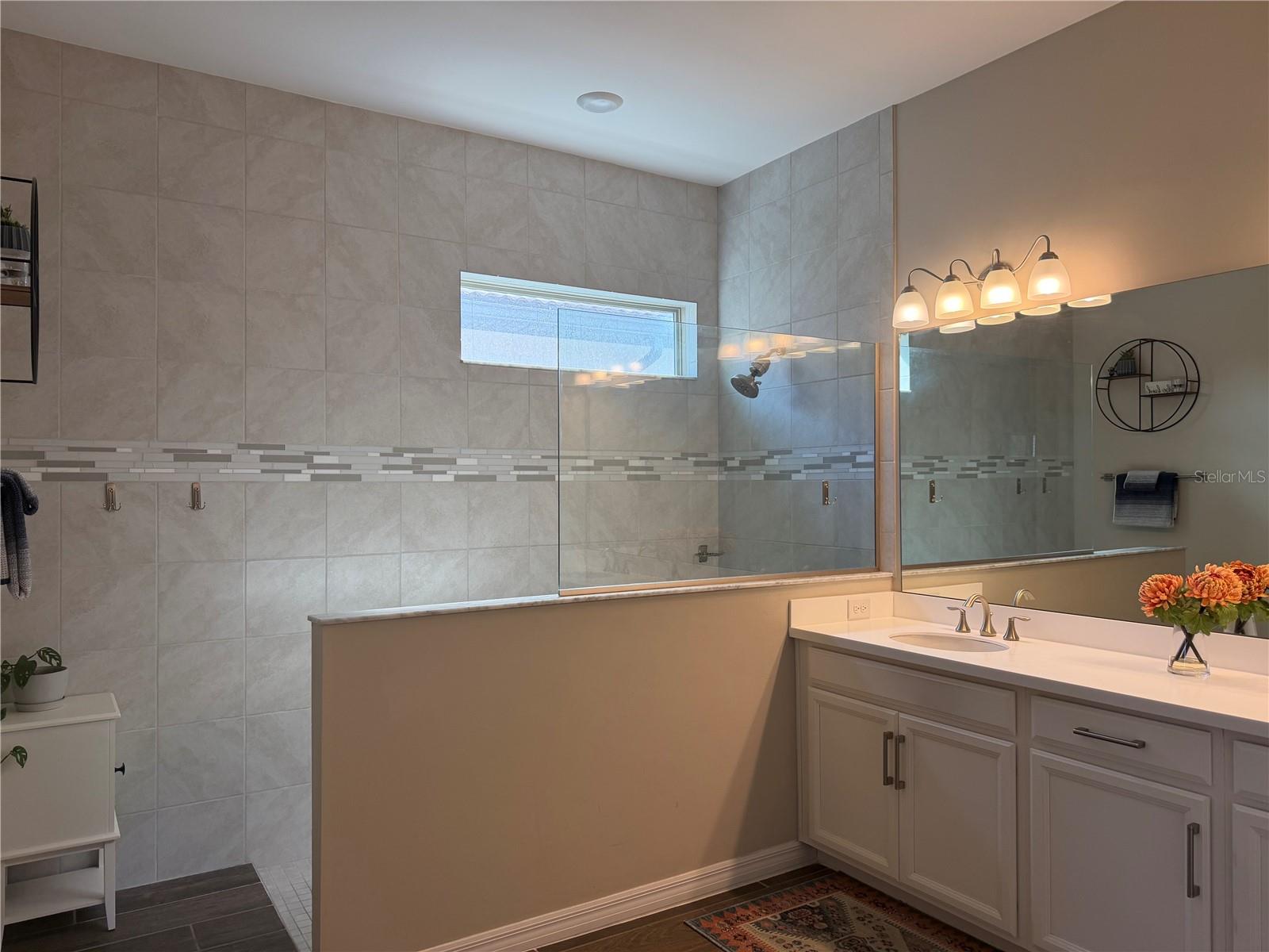 Image 19 of 52 For 283 Toscavilla Boulevard