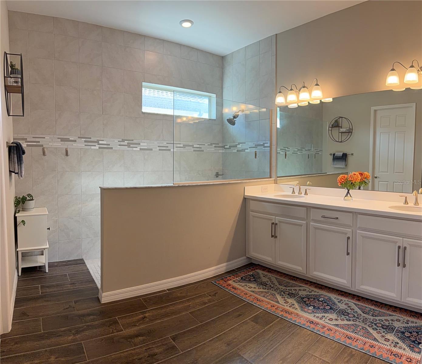 Image 21 of 52 For 283 Toscavilla Boulevard