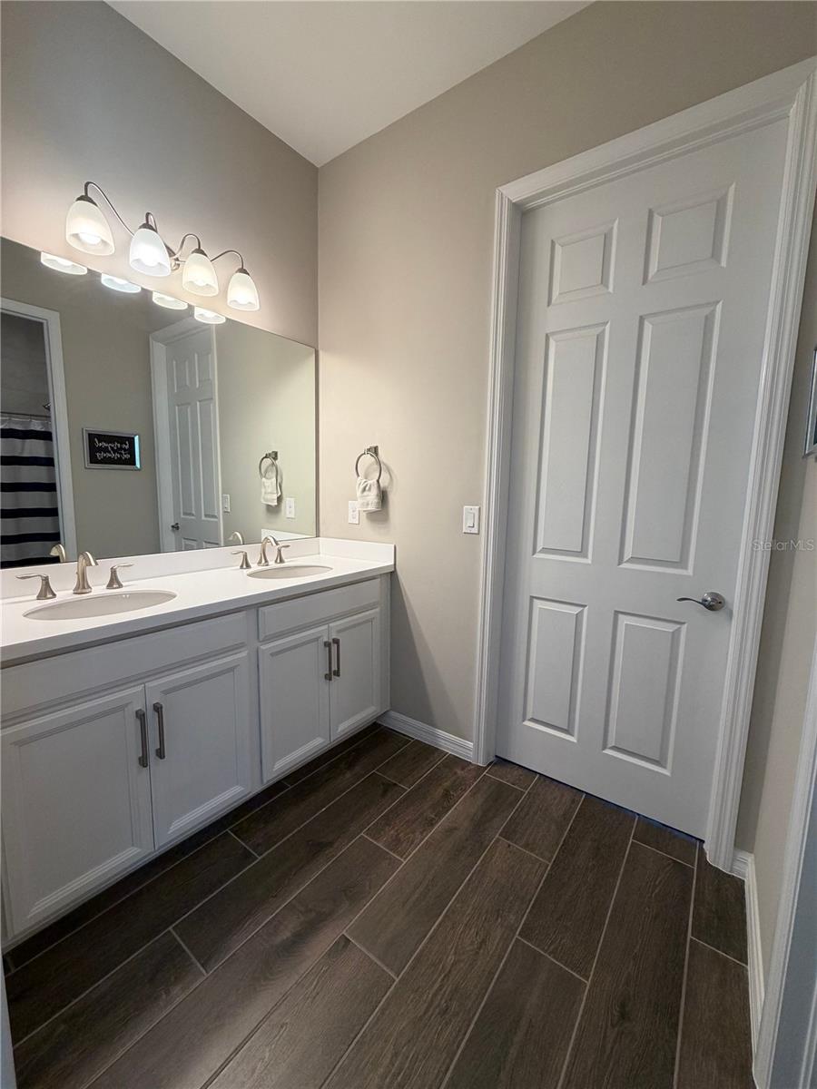 Image 26 of 52 For 283 Toscavilla Boulevard