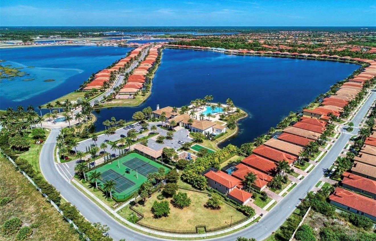 Image 41 of 52 For 283 Toscavilla Boulevard