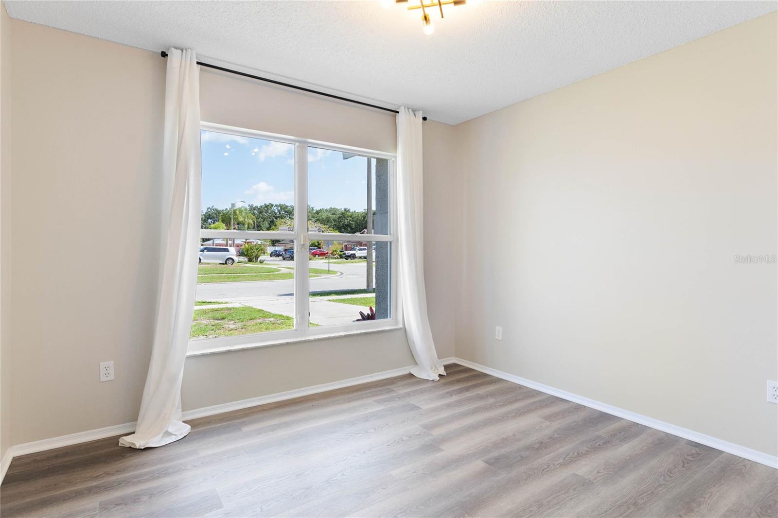 Image 13 of 18 For 6438 Tidewave Street