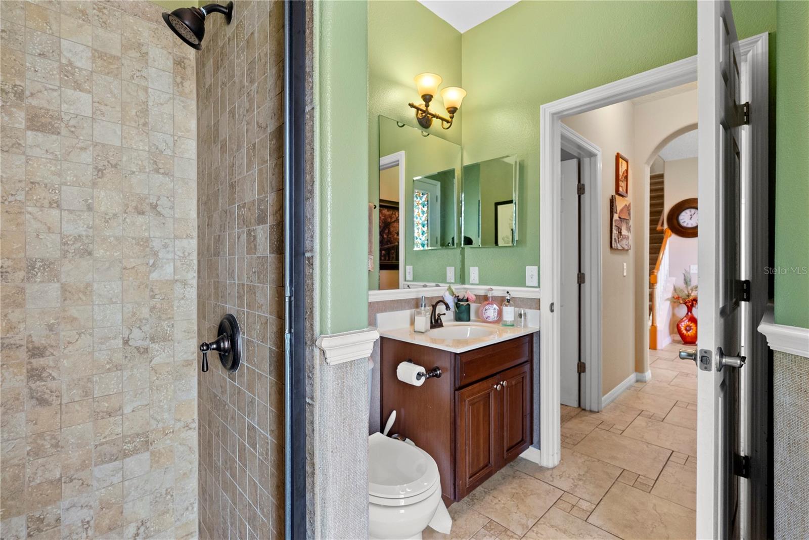 Image 12 of 45 For 1352 Oakcrest Court