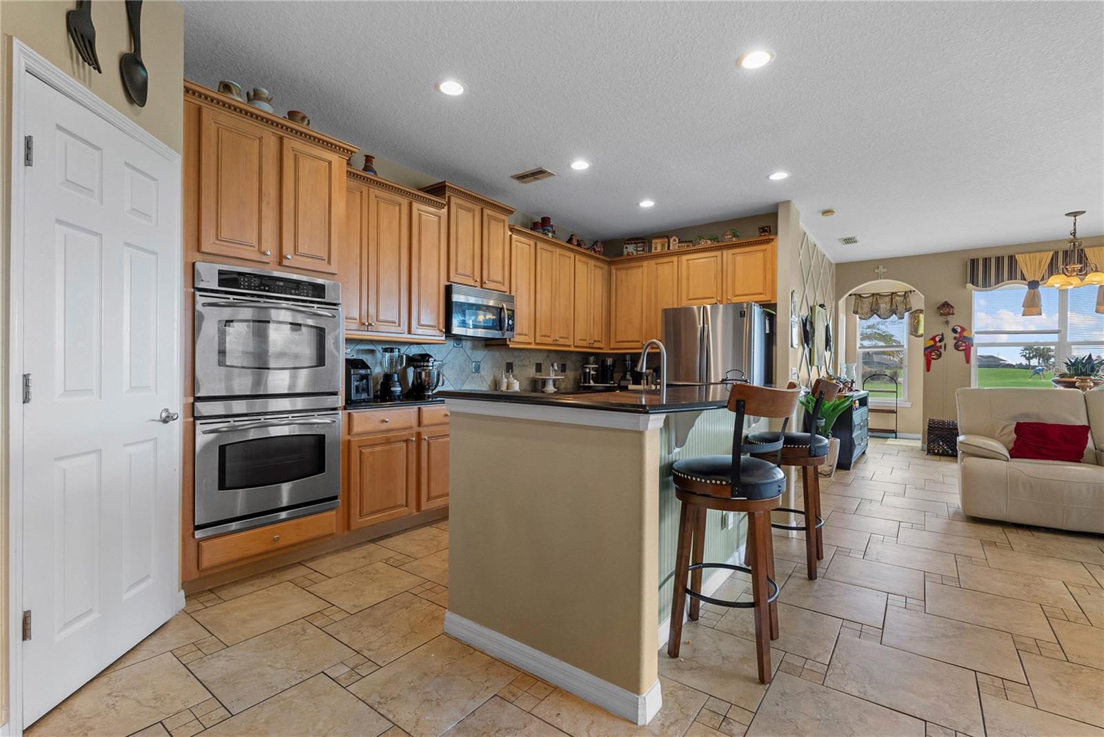 Image 14 of 45 For 1352 Oakcrest Court