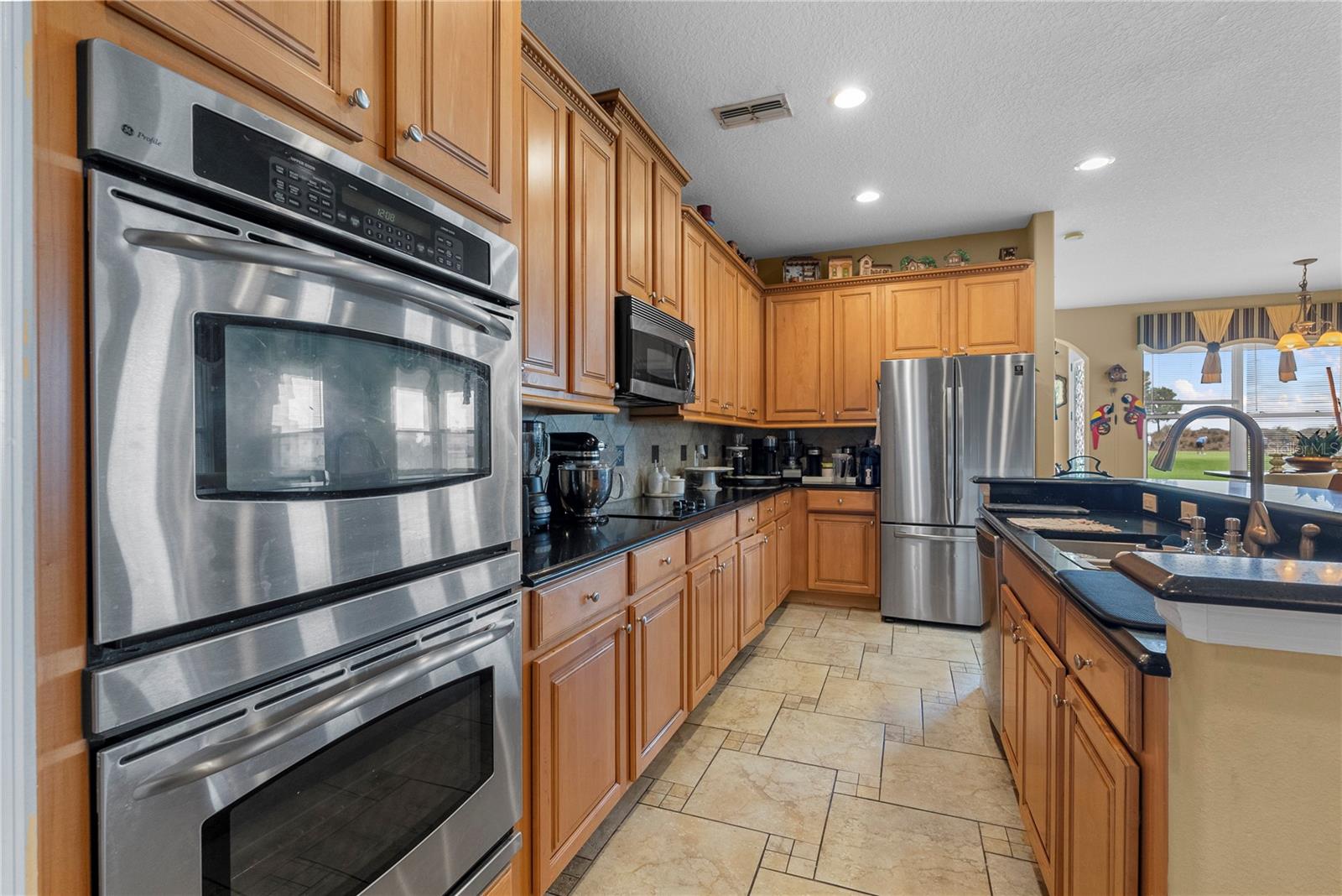 Image 18 of 45 For 1352 Oakcrest Court