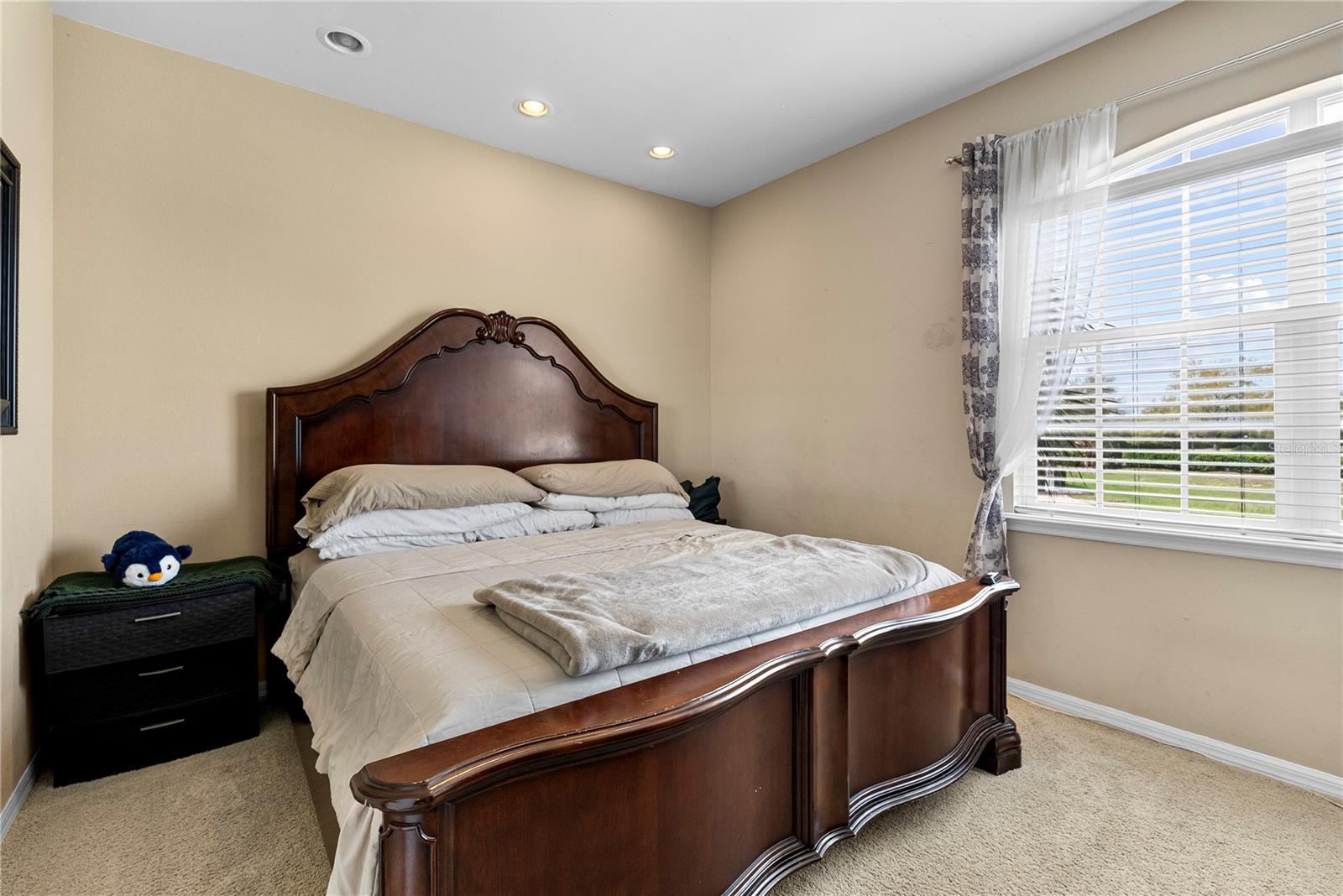 Image 27 of 45 For 1352 Oakcrest Court