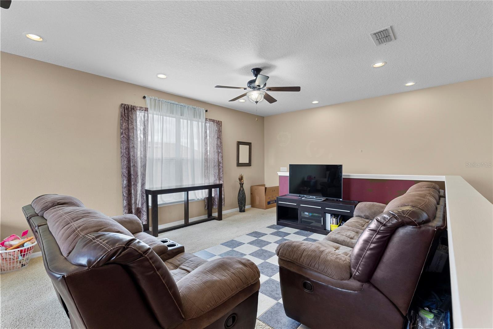 Image 34 of 45 For 1352 Oakcrest Court