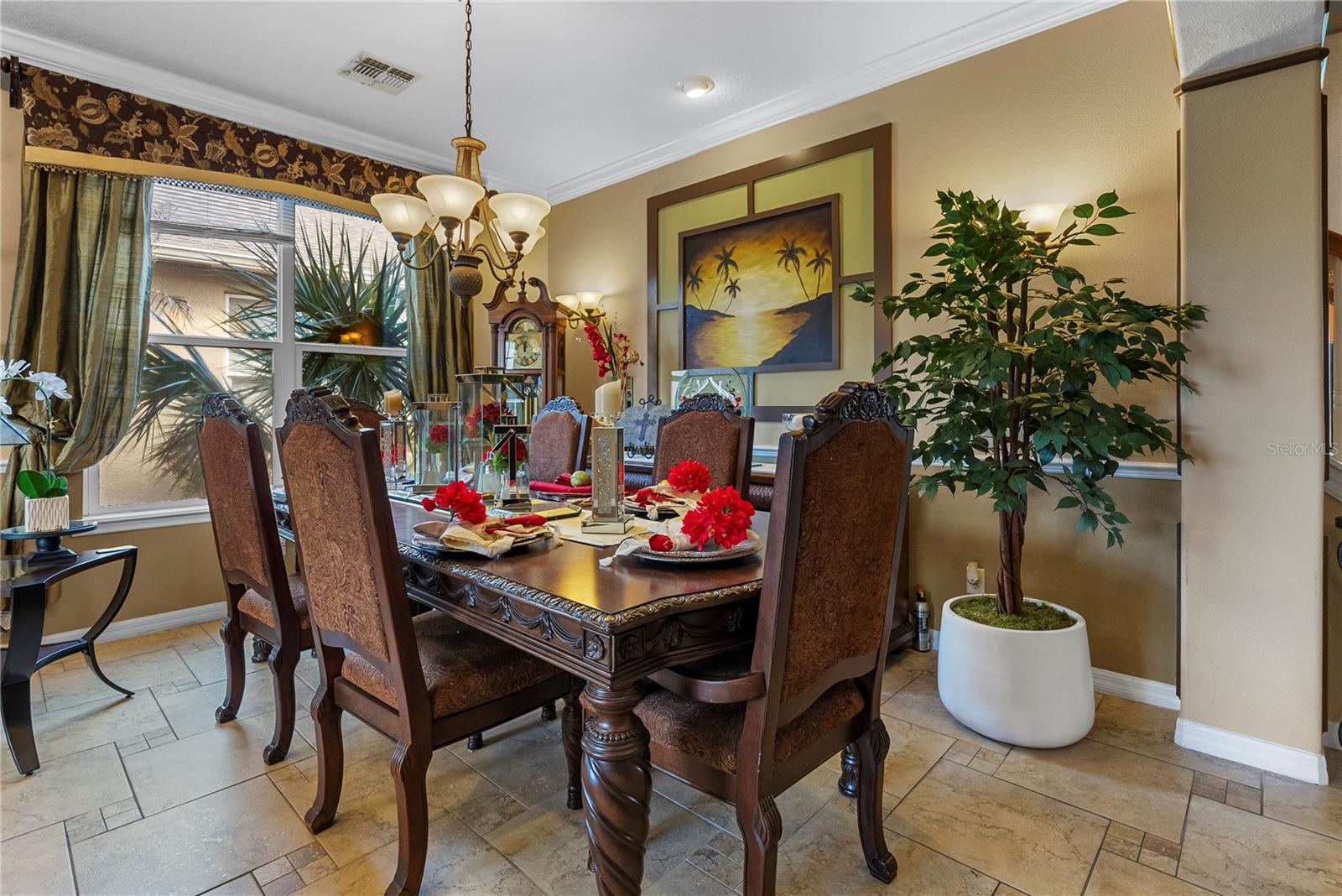 Image 4 of 45 For 1352 Oakcrest Court