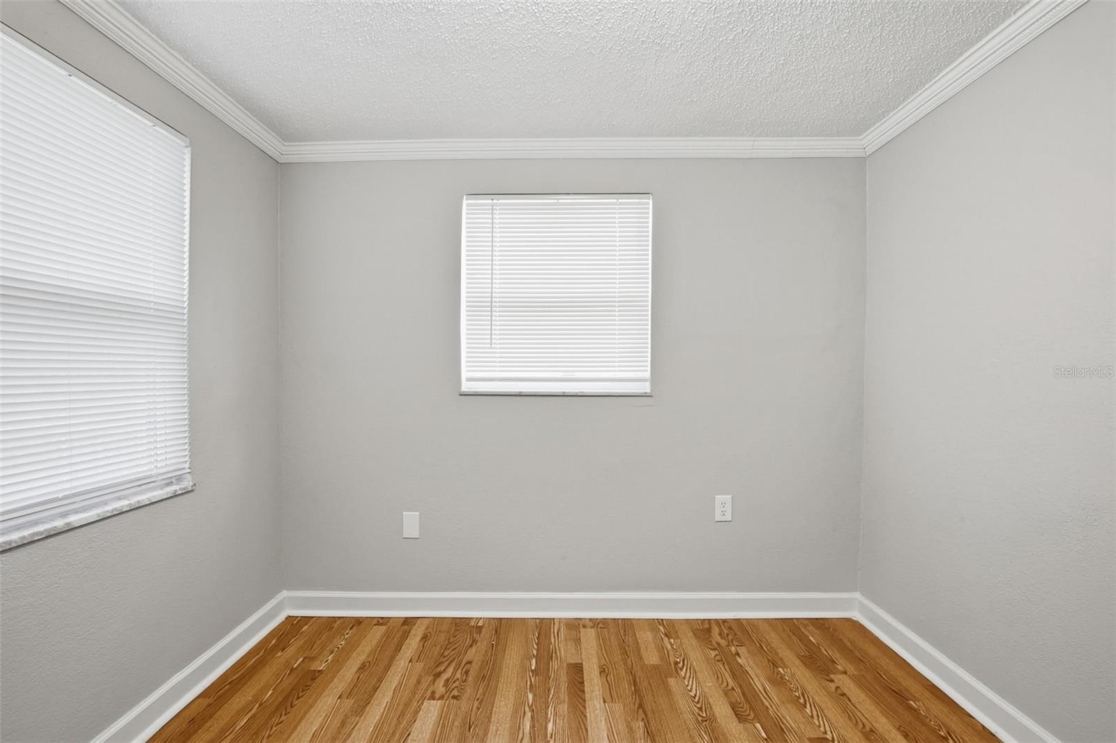 Image 20 of 32 For 4325 Newbury Drive