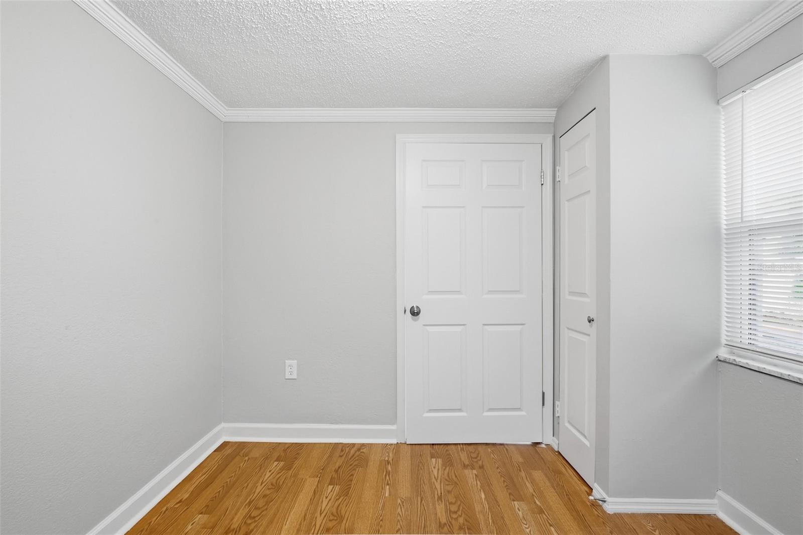 Image 21 of 32 For 4325 Newbury Drive