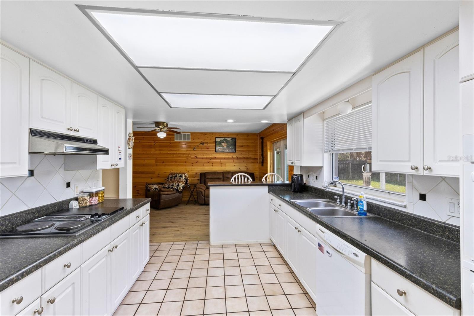 Image 14 of 33 For 954 Apple Lane