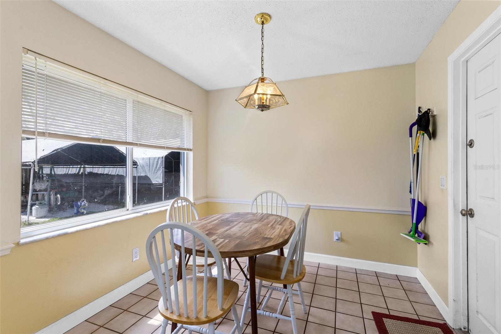 Image 15 of 33 For 954 Apple Lane