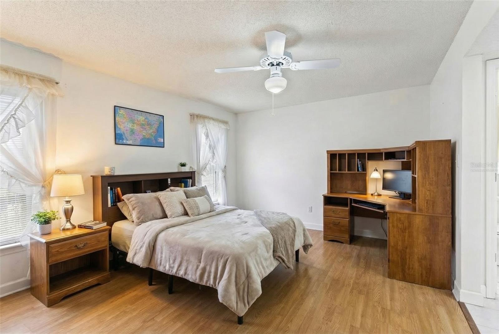 Image 16 of 33 For 954 Apple Lane