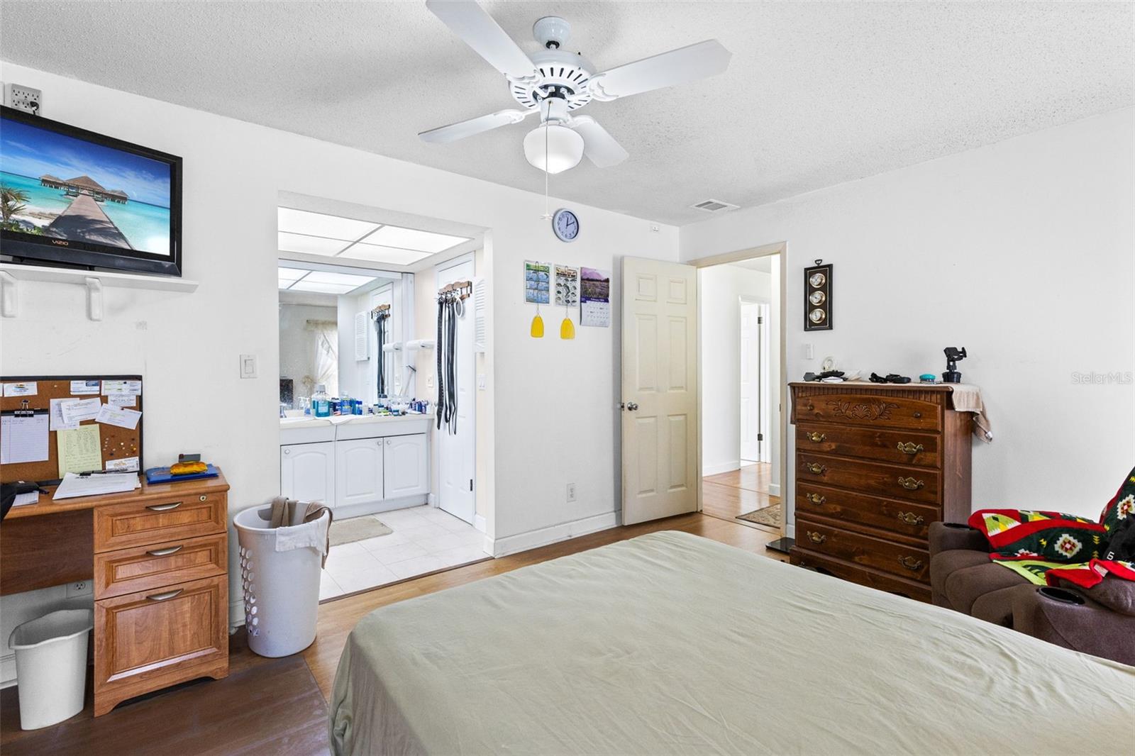 Image 18 of 33 For 954 Apple Lane