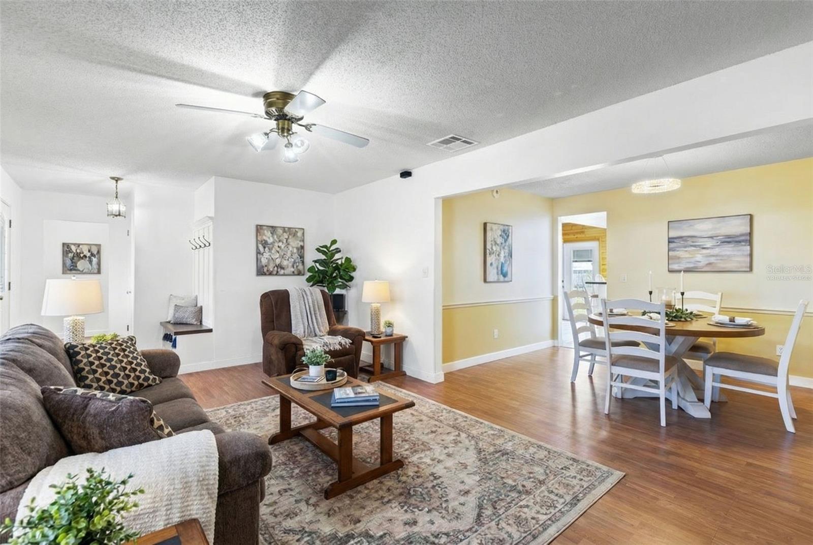 Image 4 of 33 For 954 Apple Lane