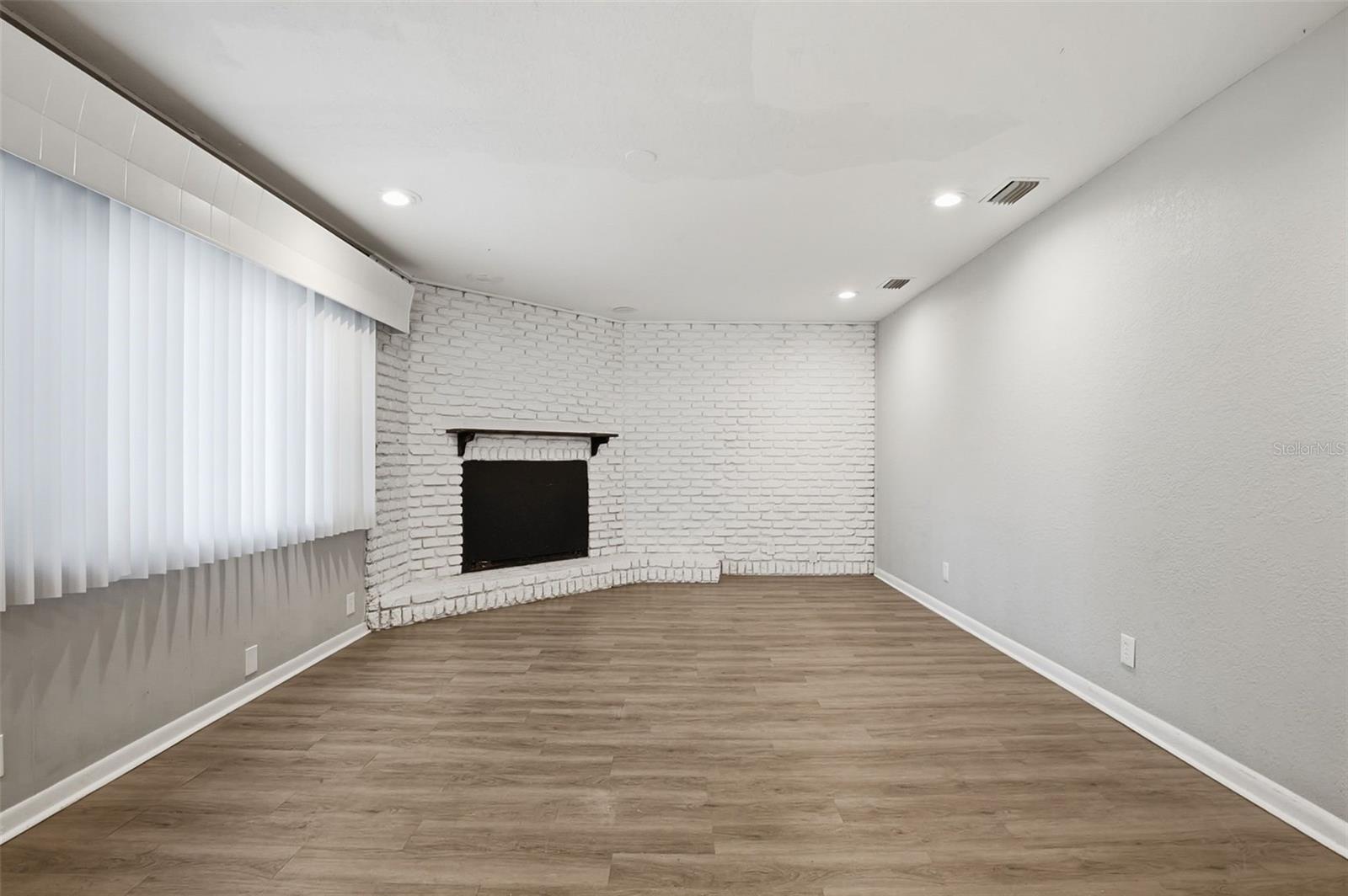 Image 14 of 37 For 1477 Prescott Avenue