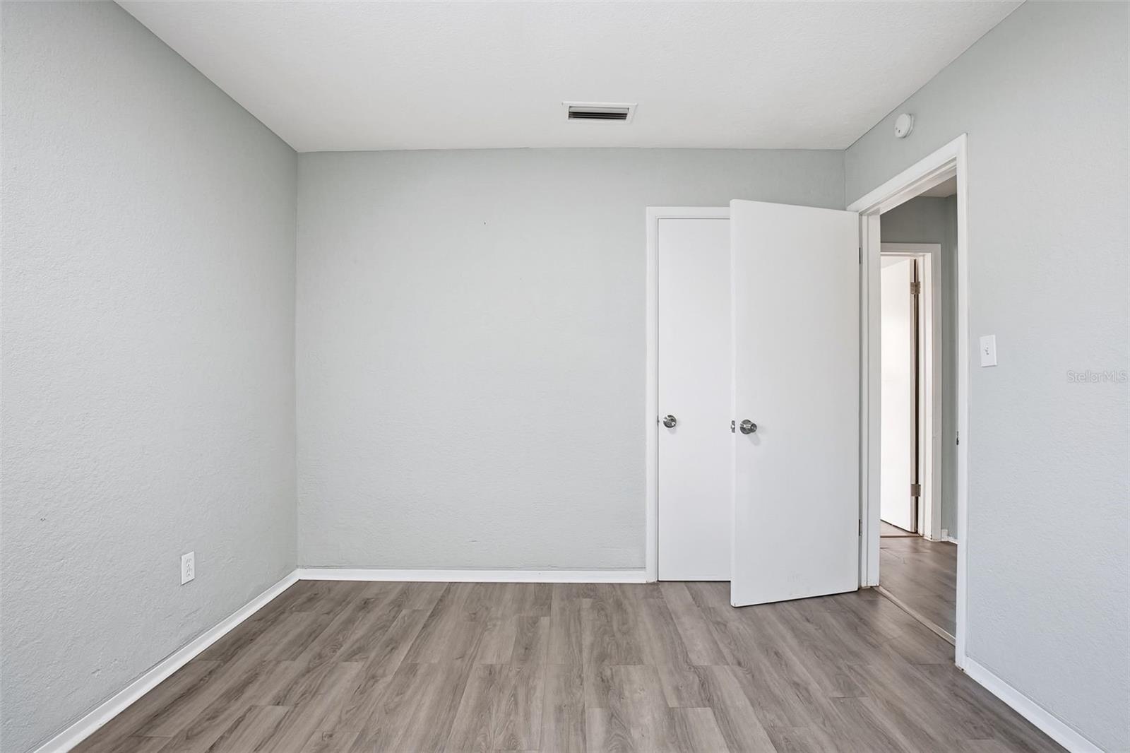 Image 24 of 37 For 1477 Prescott Avenue