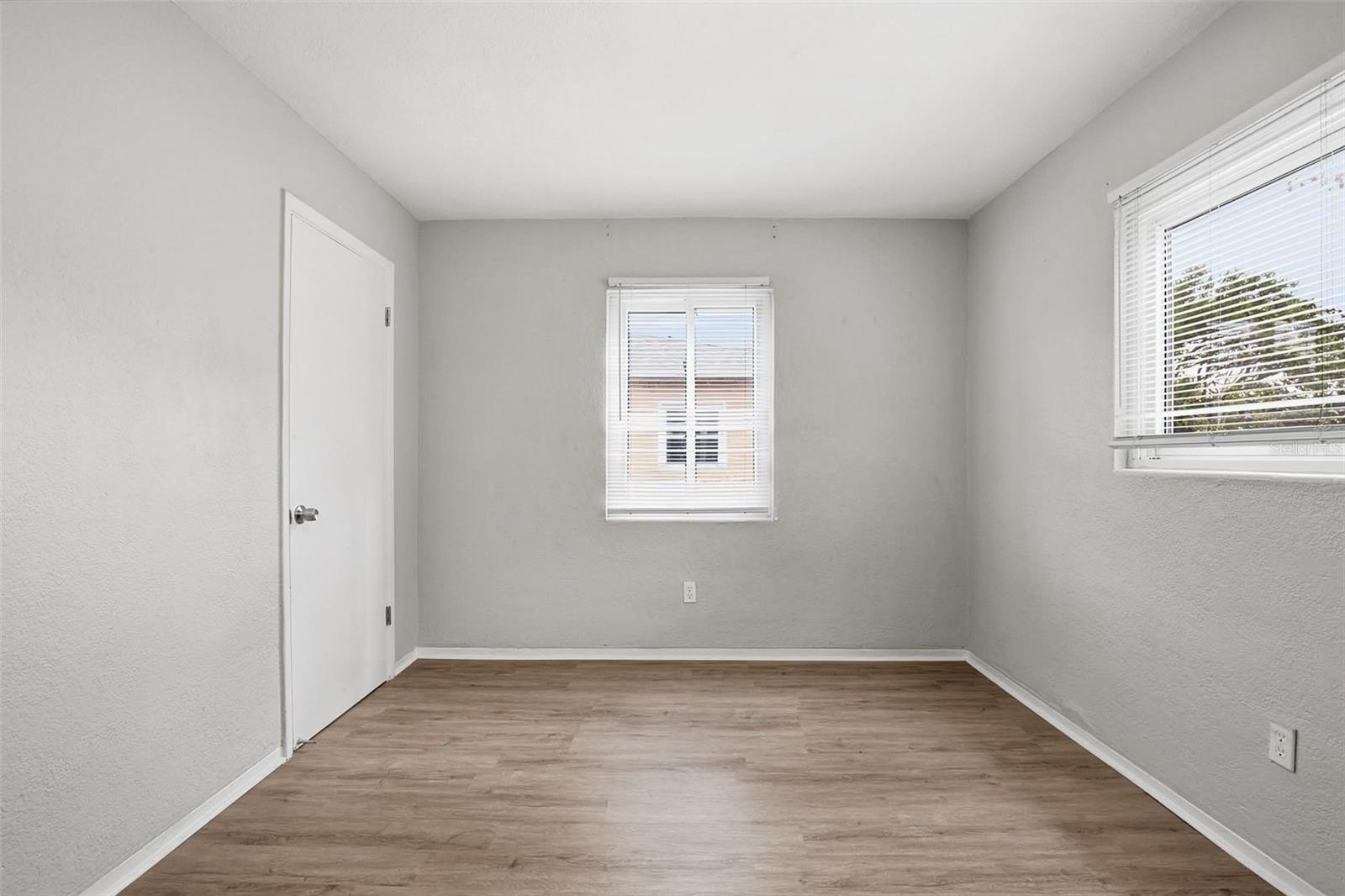 Image 26 of 37 For 1477 Prescott Avenue