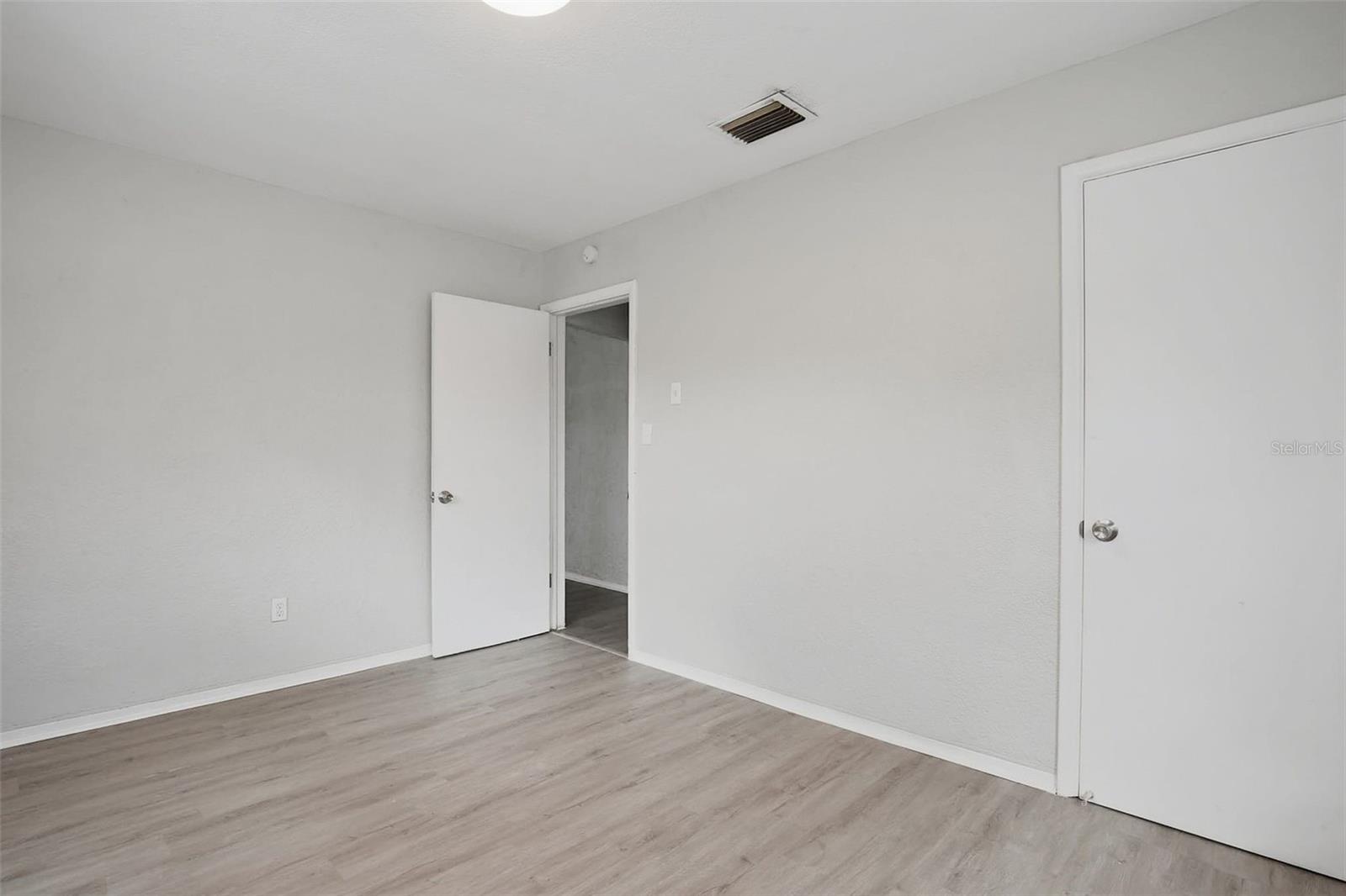 Image 28 of 37 For 1477 Prescott Avenue