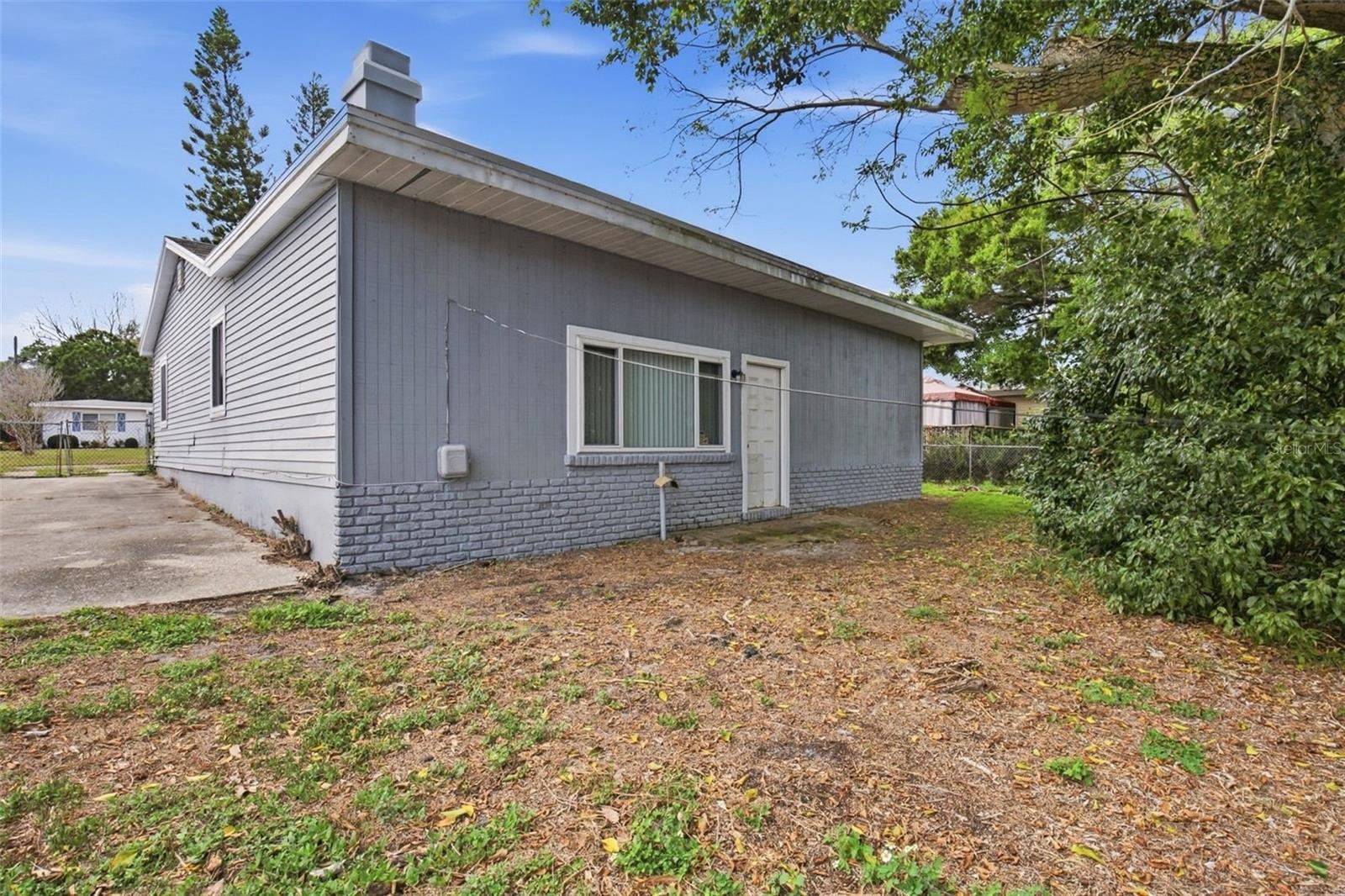 Image 33 of 37 For 1477 Prescott Avenue