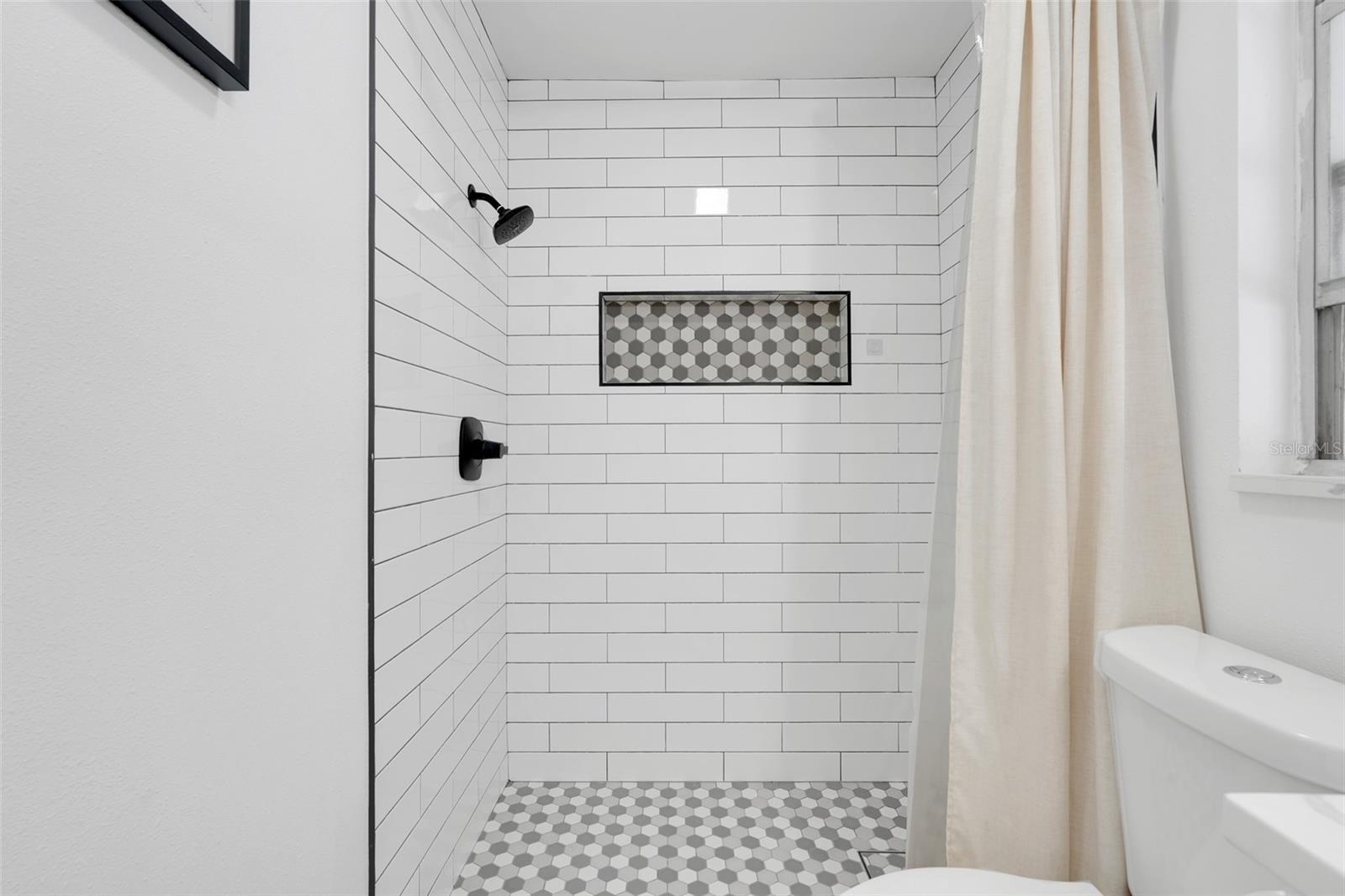 Image 17 of 31 For 589 Del Rio Street