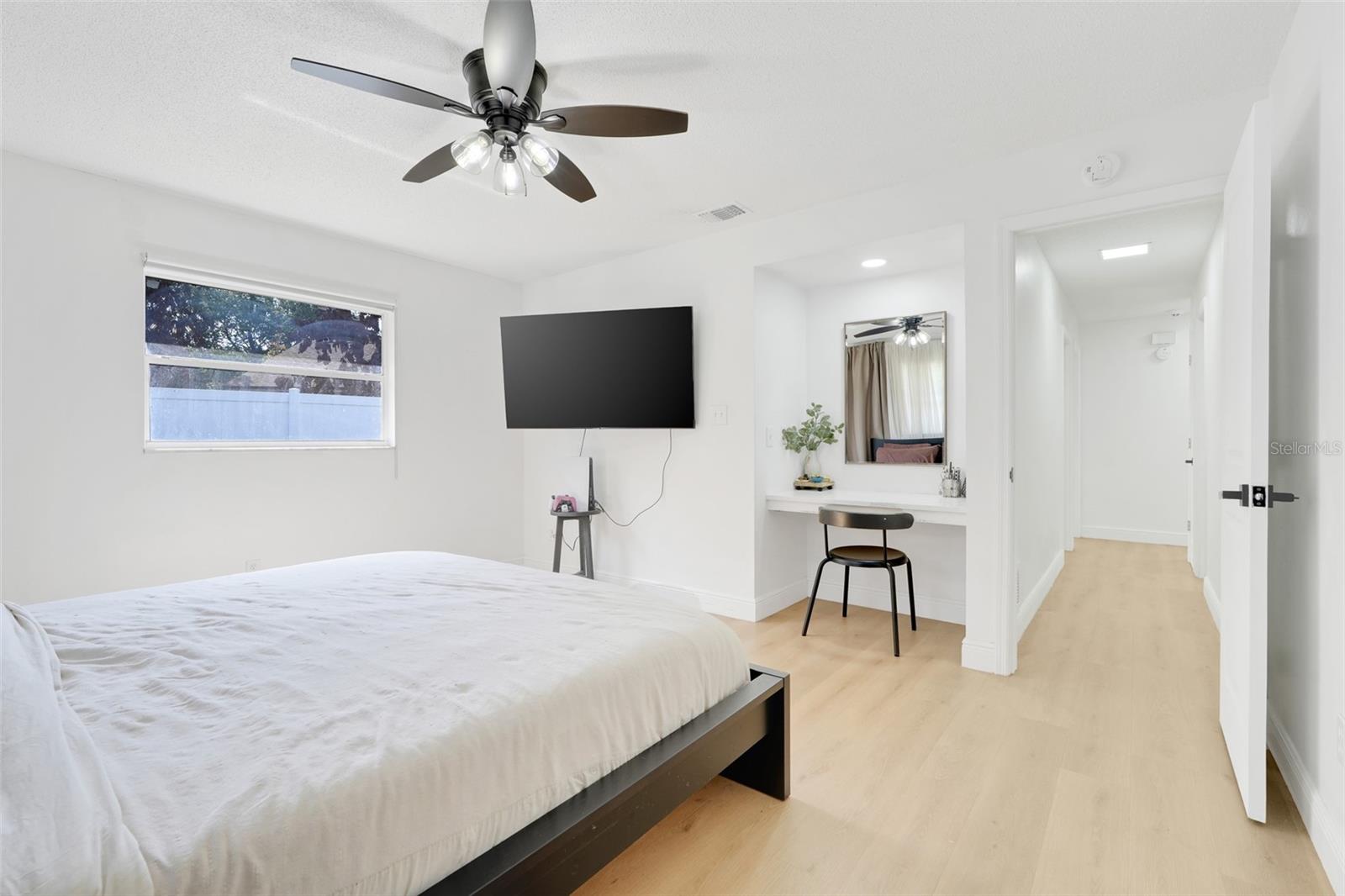 Image 19 of 31 For 589 Del Rio Street