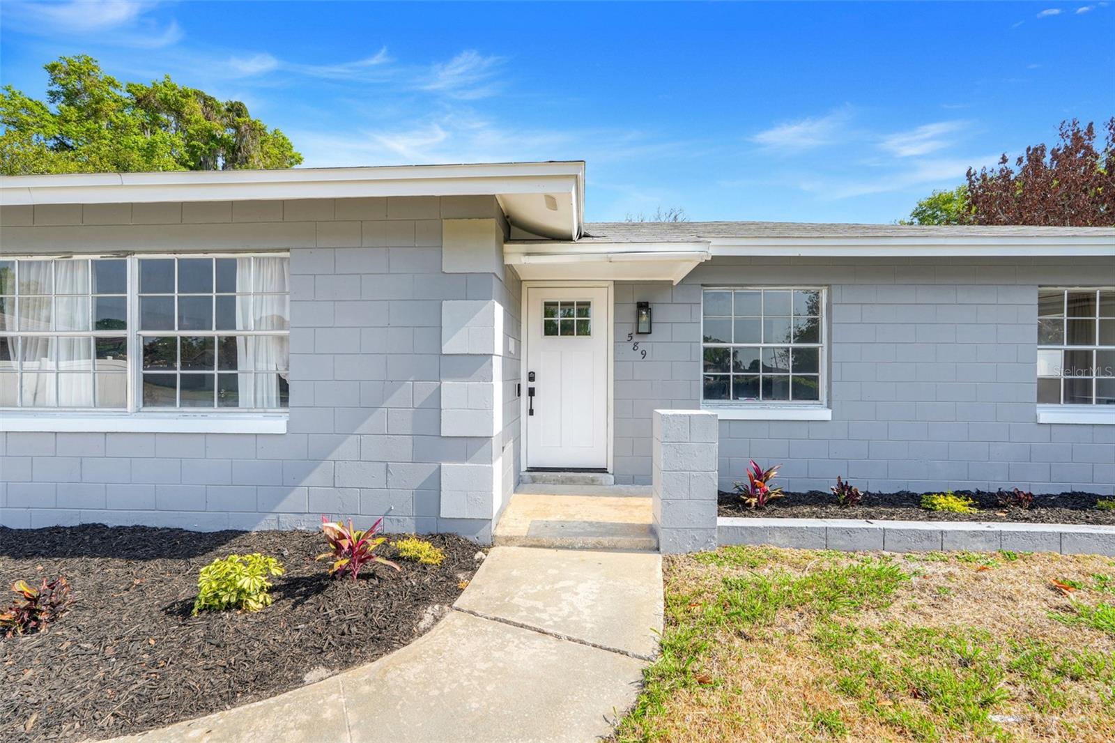 Image 2 of 31 For 589 Del Rio Street