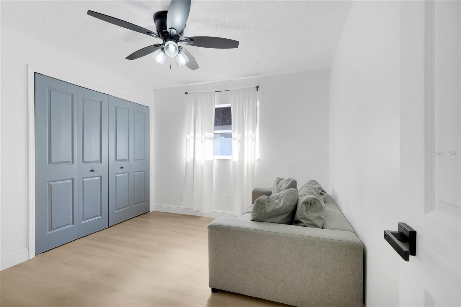 Image 24 of 31 For 589 Del Rio Street