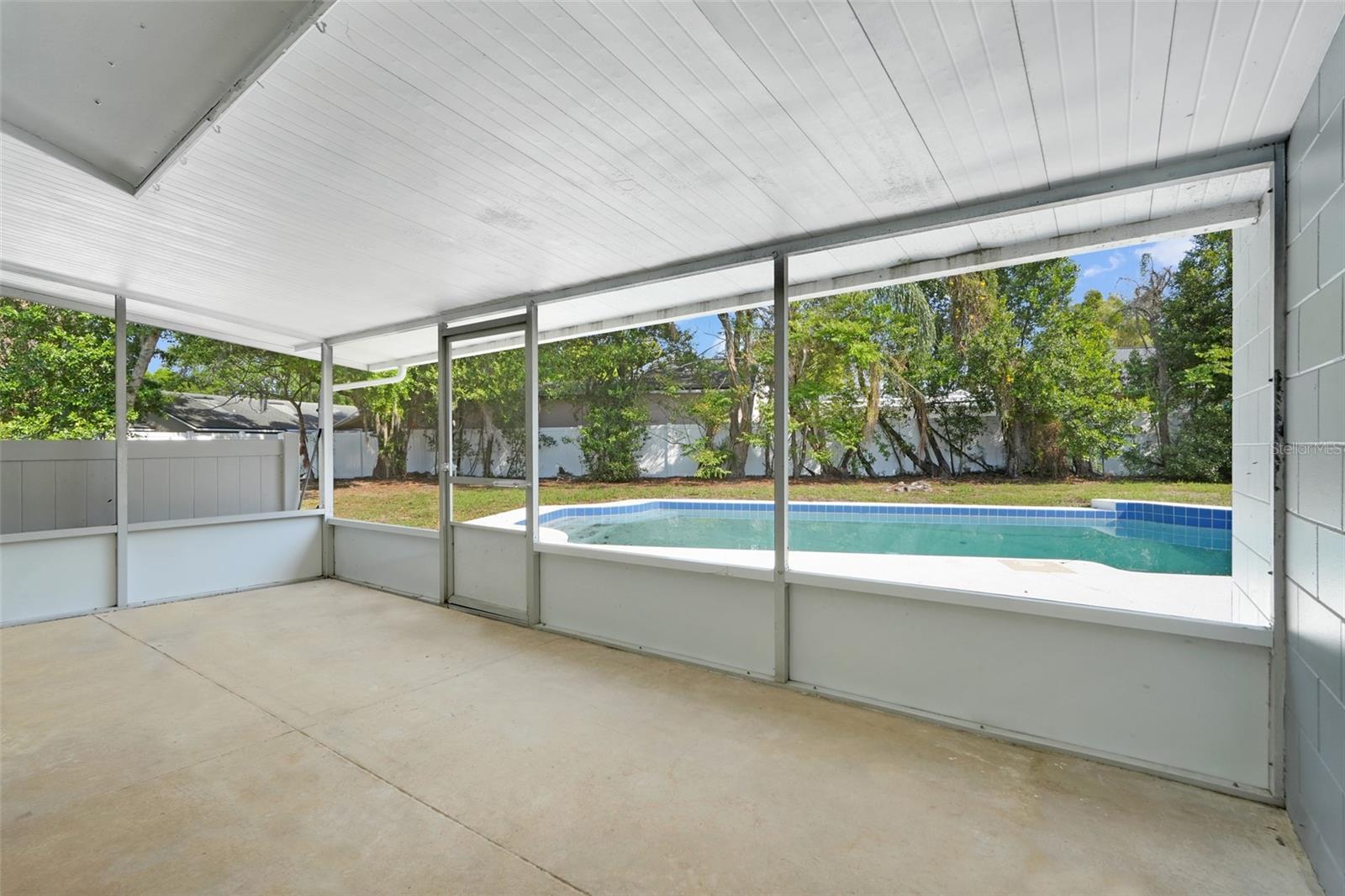 Image 26 of 31 For 589 Del Rio Street