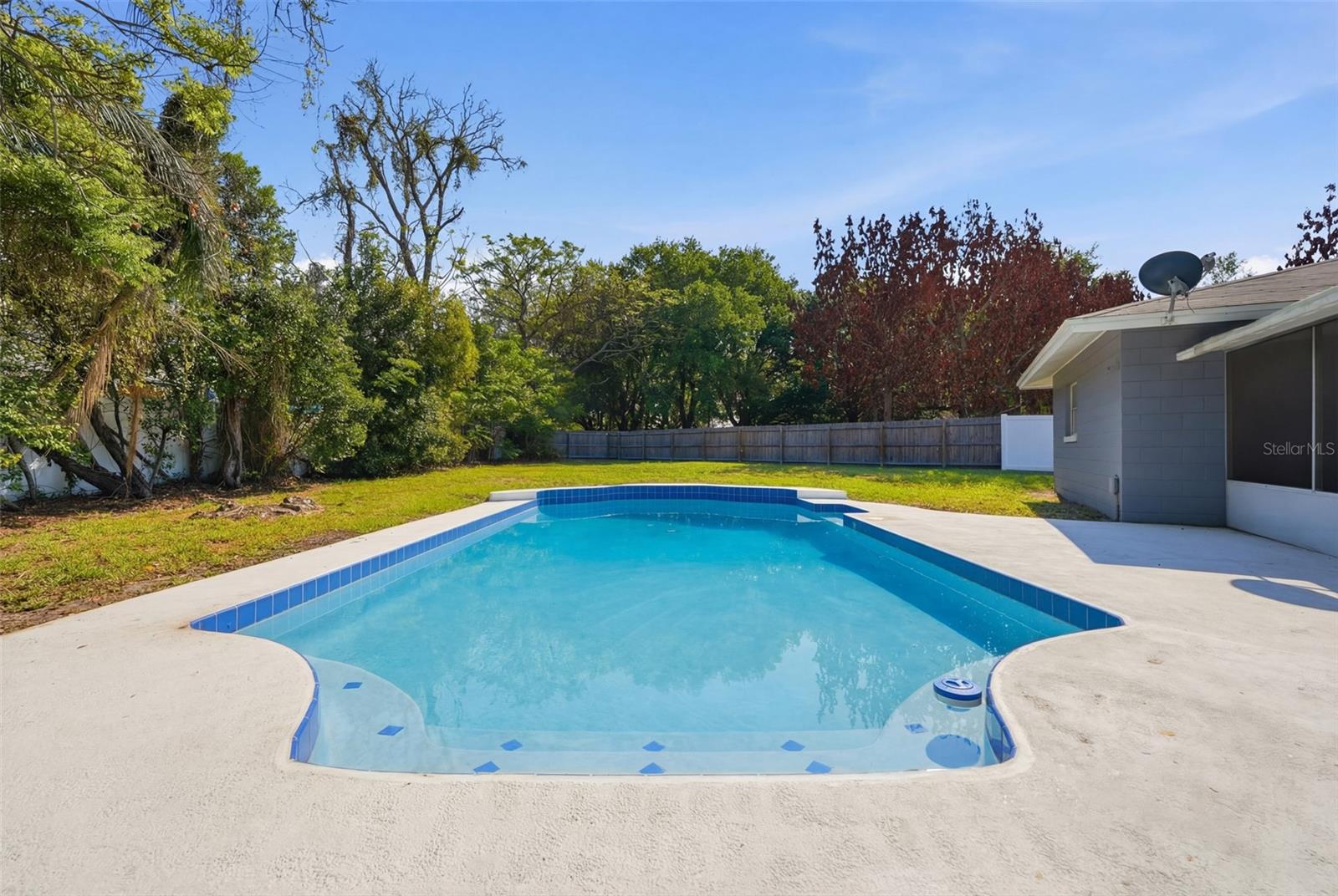 Image 27 of 31 For 589 Del Rio Street