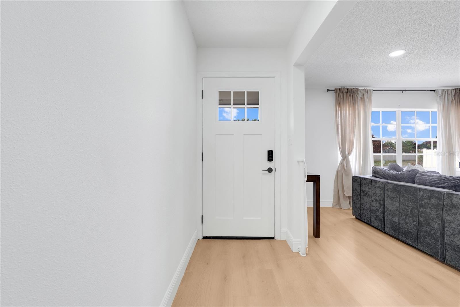 Image 3 of 31 For 589 Del Rio Street